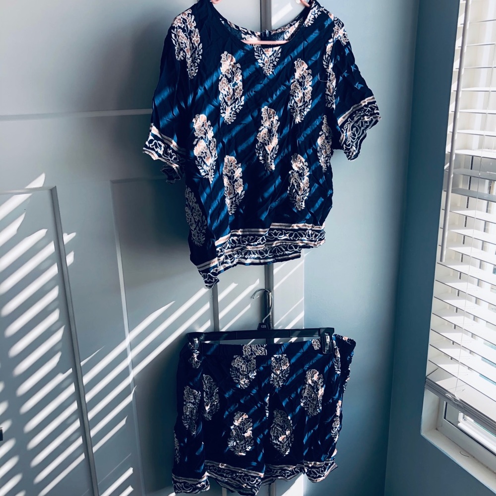 Plus size crop top and shorts